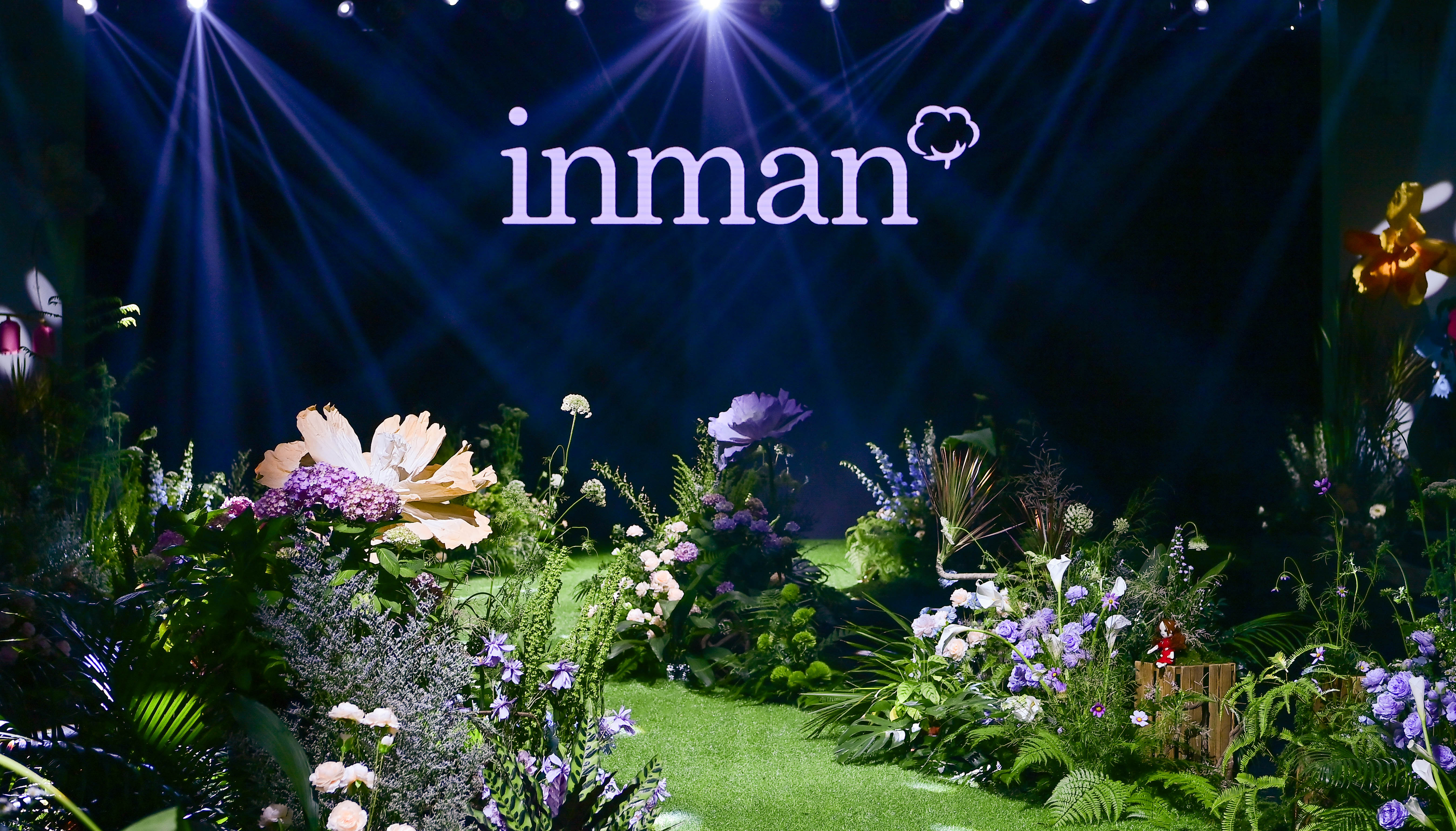 2021年5月,"生如夏花·茵曼夏季发布会"在武汉举